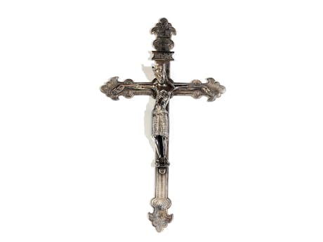 Silberkreuz im romanischen Stil